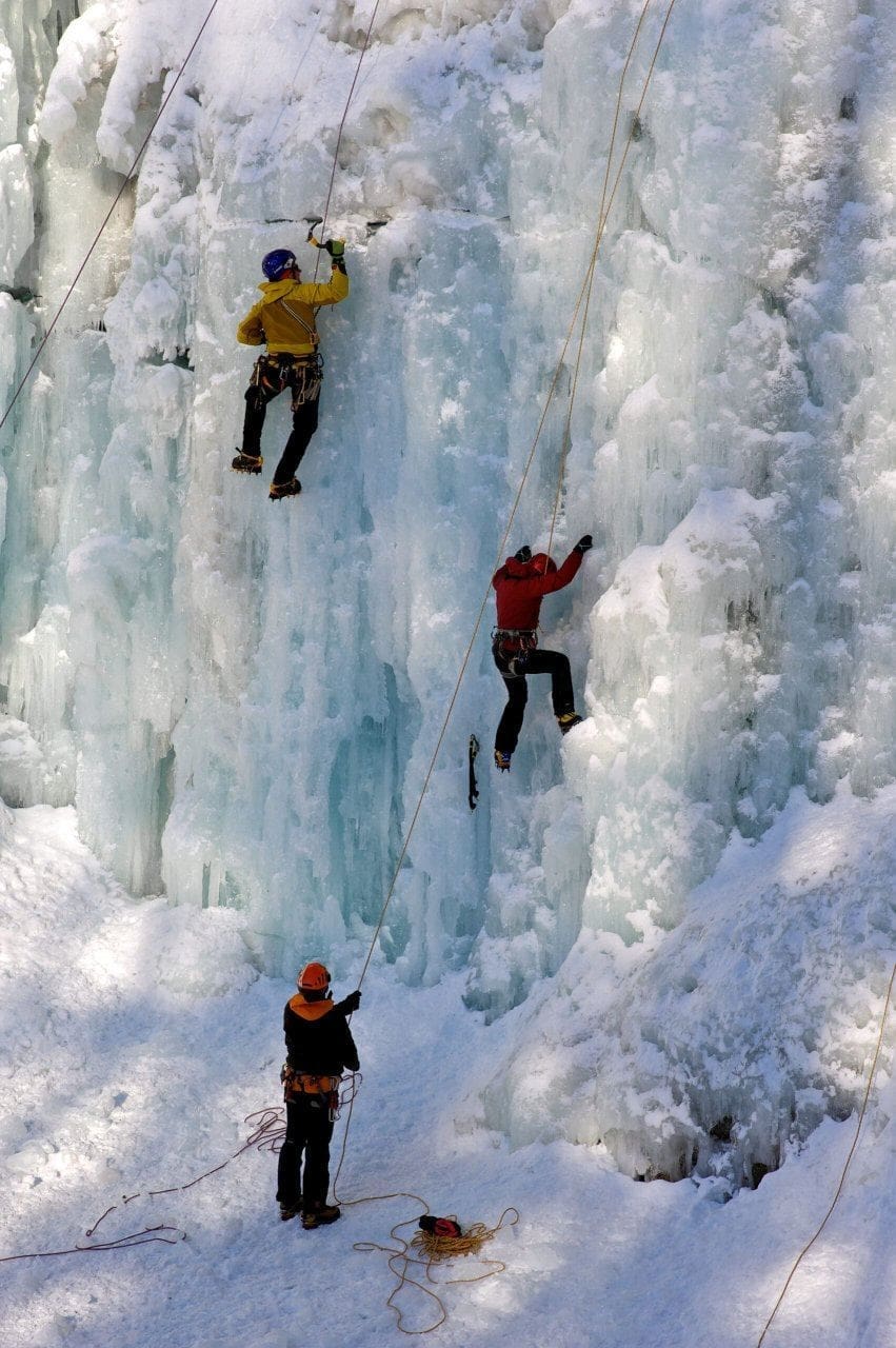 Adrenaline-rush activities in Aosta Valley - ice climbing. Credit Aosta Valley, Arrampicata su cascata ghiaccio Cogne and Paolo Rey